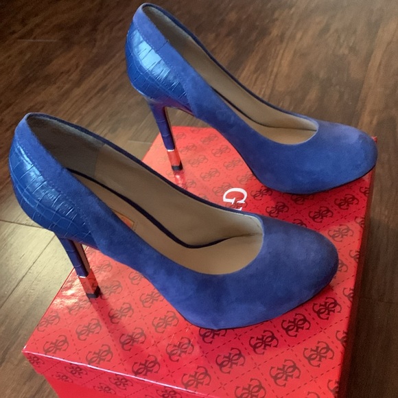 Guess Blue Suede Croc embossed stilettos with gold heel - Picture 5 of 9